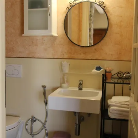 Apartment La Casa Del Sole A Cosy Nest In Lunigiana, Tuscany *