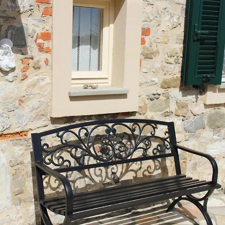 Apartment La Casa Del Sole A Cosy Nest In Lunigiana, Tuscany